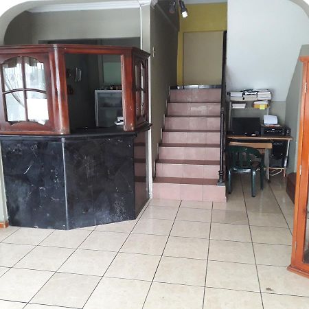 Hotel Ecologico Riverside Quevedo Buitenkant foto