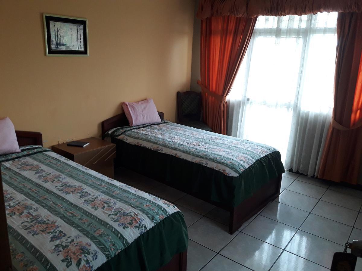 Hotel Ecologico Riverside Quevedo Buitenkant foto